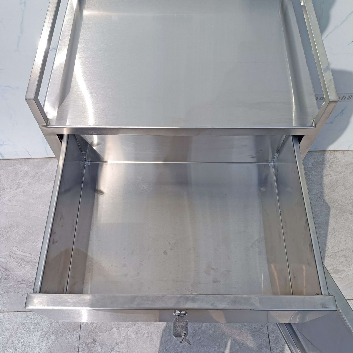 tab-tu-ca-nhan-inox