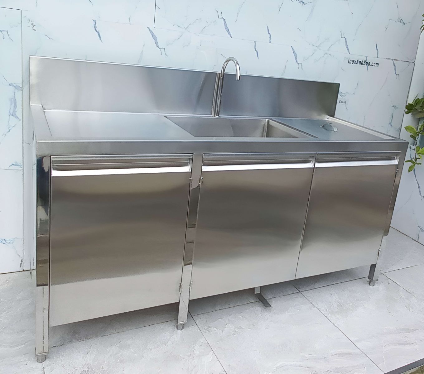 tu-bon-ngam-hoa-chat-inox
