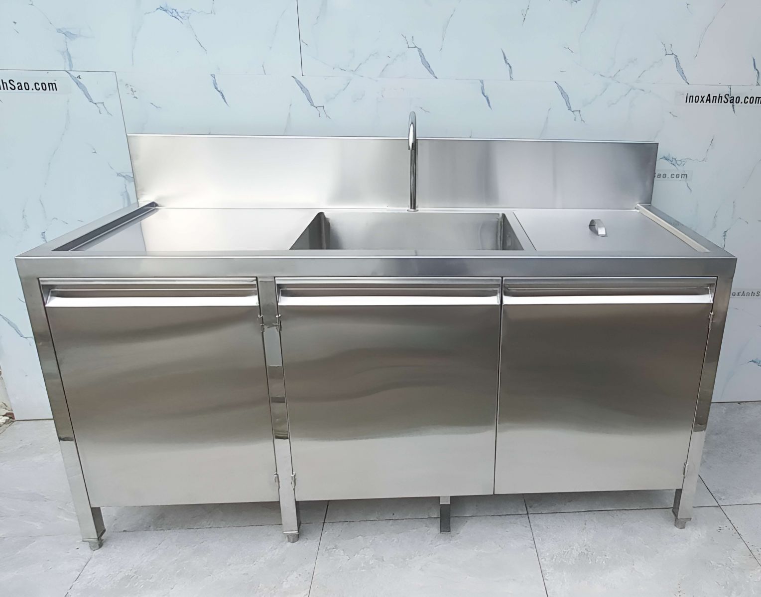 tu-bon-ngam-hoa-chat-inox