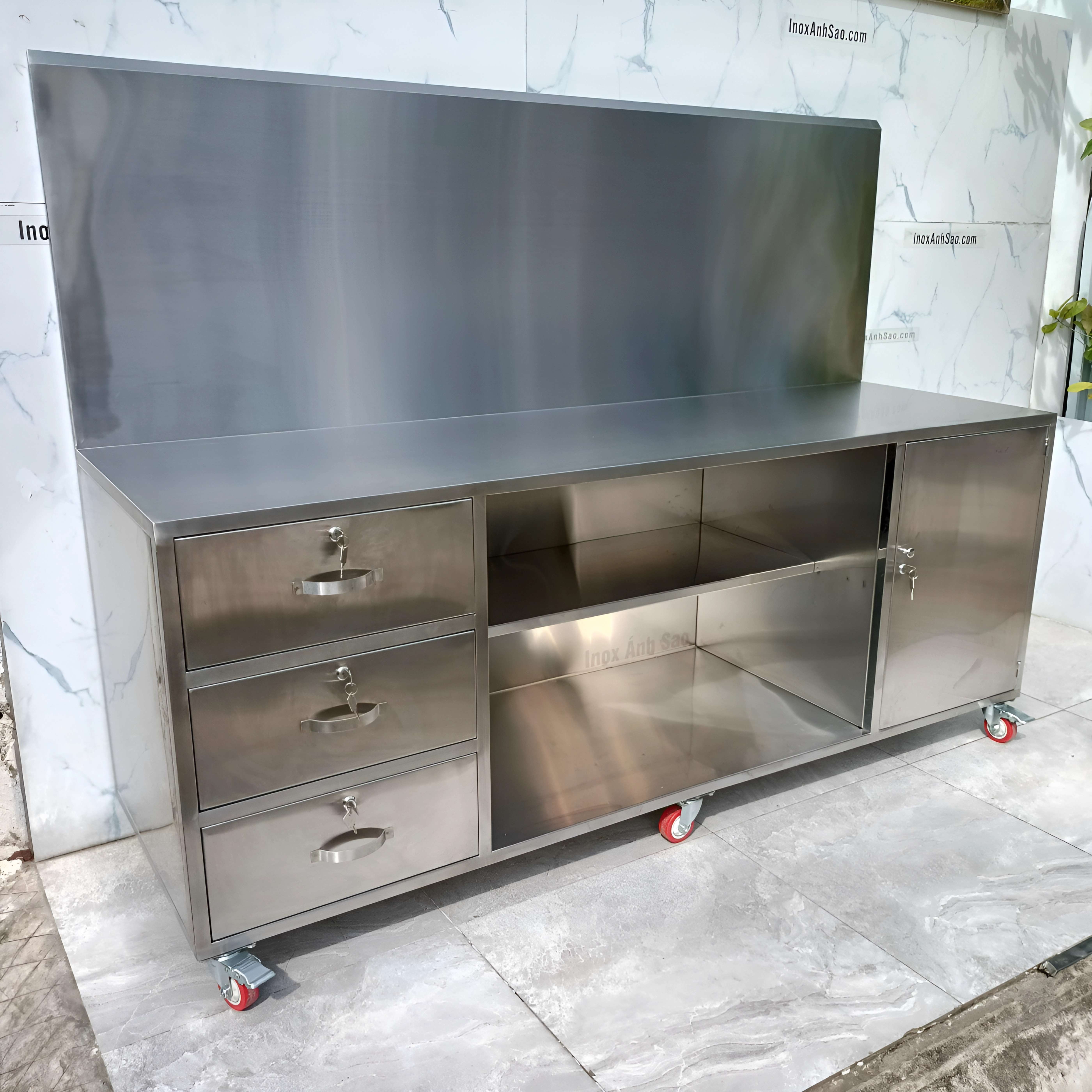 quay-tu-inox-304-trang-xuoc-q44