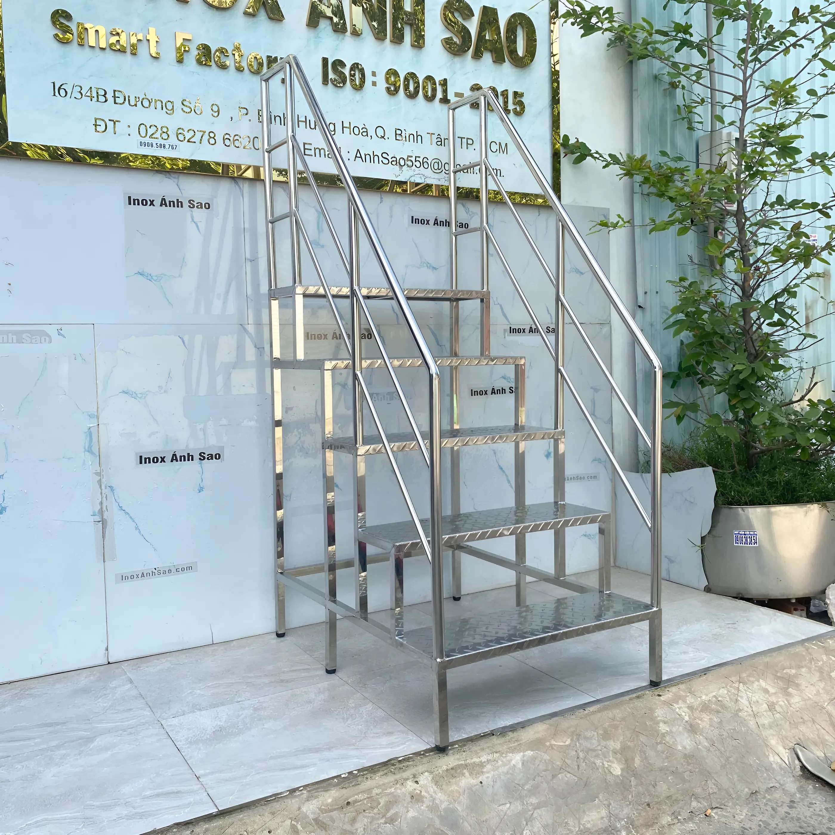 bac-thang-lan-can-inox