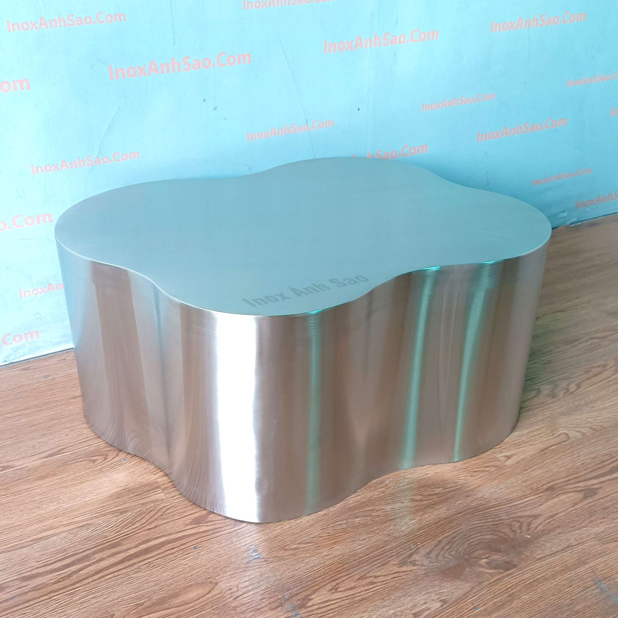ban-tra-mat-thot-inox-304-trang-xuoc-t19