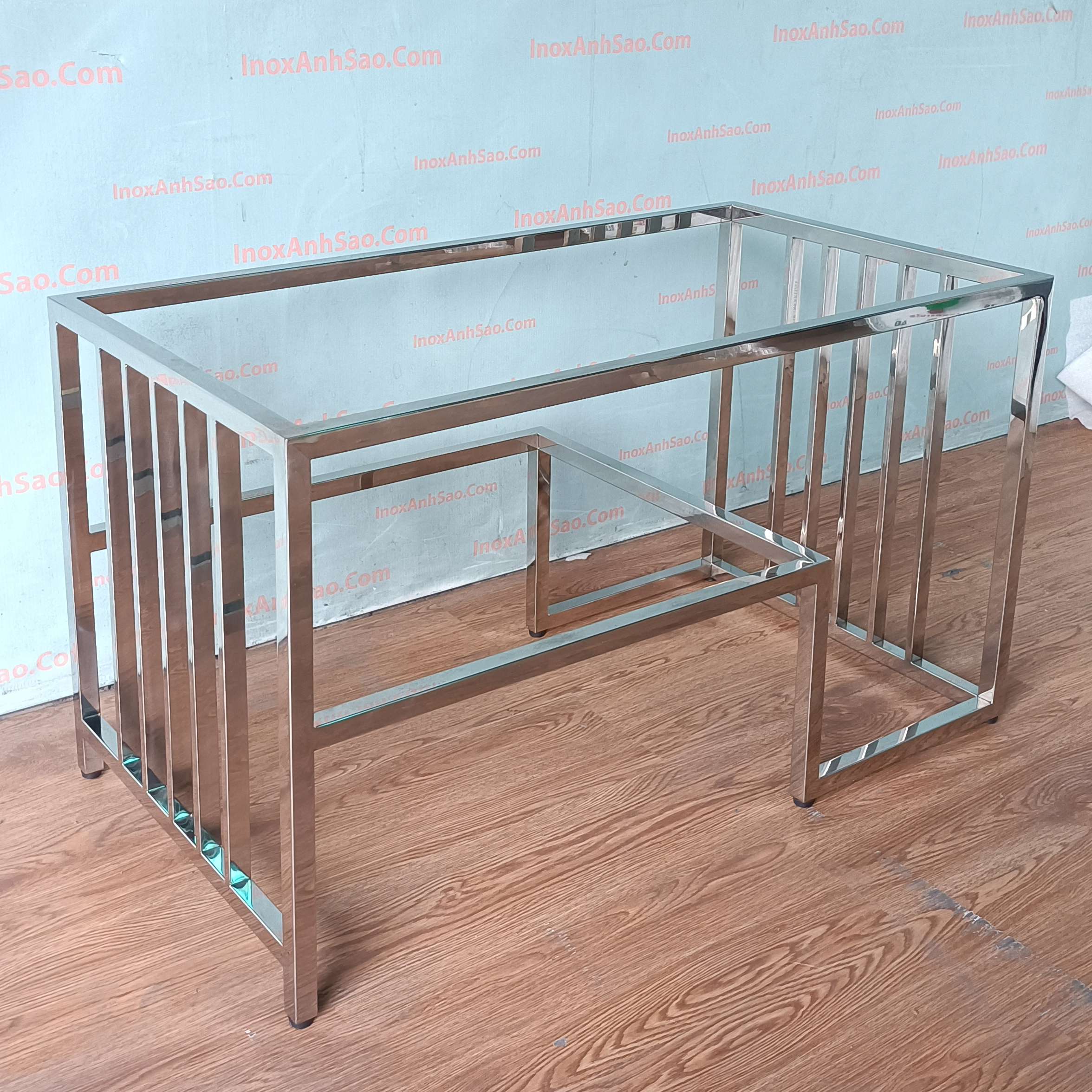 chan-ban-inox-mat-kinh-t61