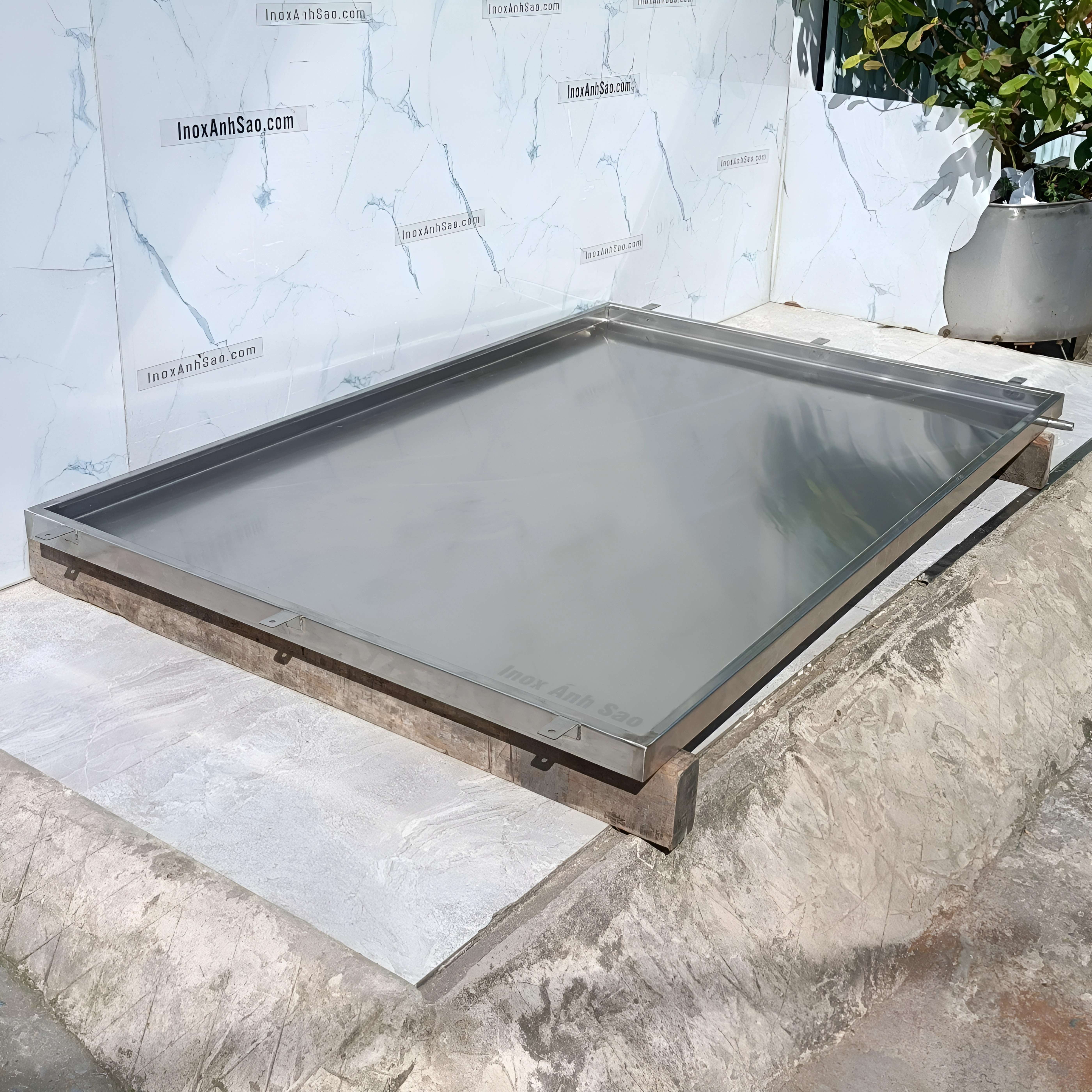 khay-inox-co-1-lo-xa-131123s