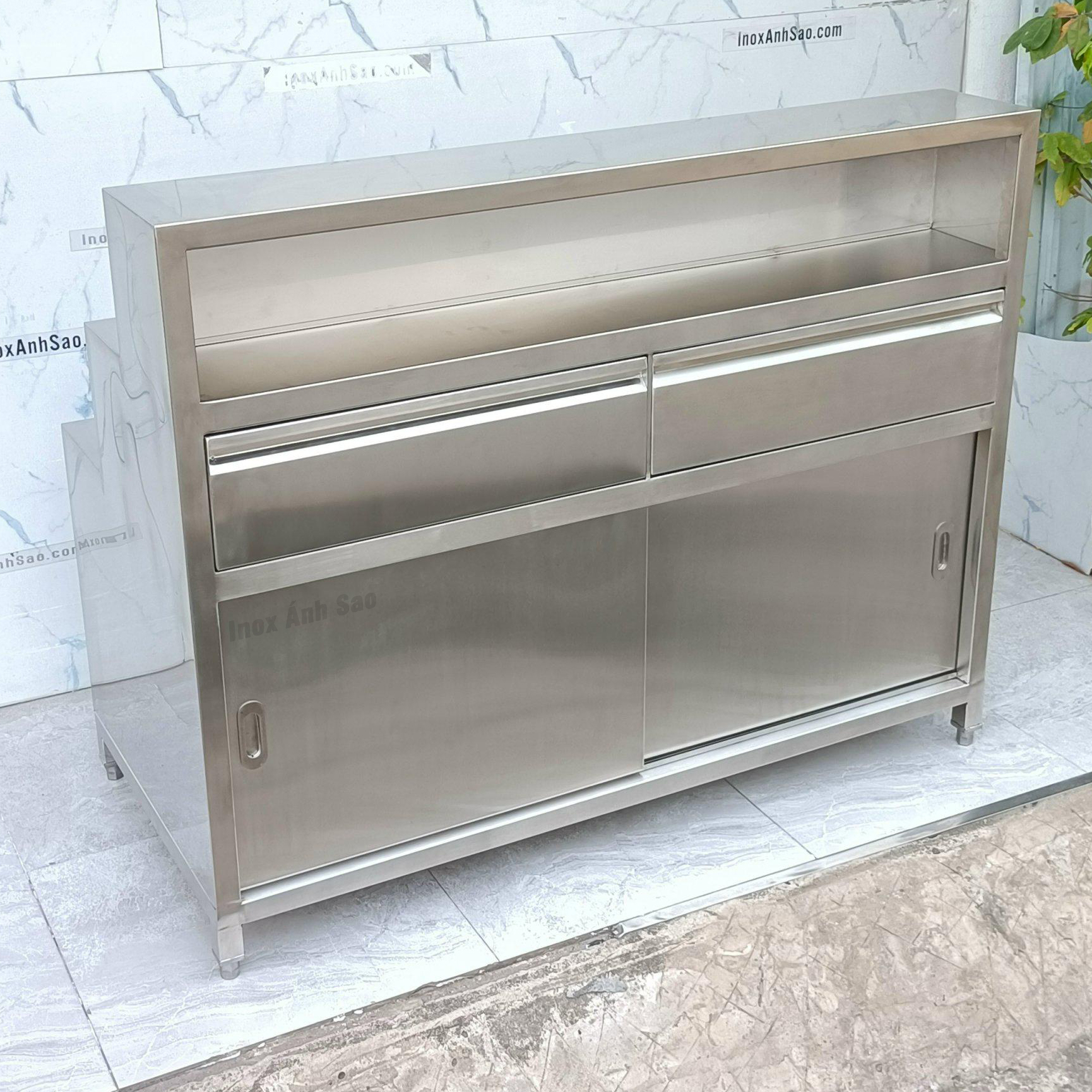 tu-ke-3-tang-inox-trung-bay-q23